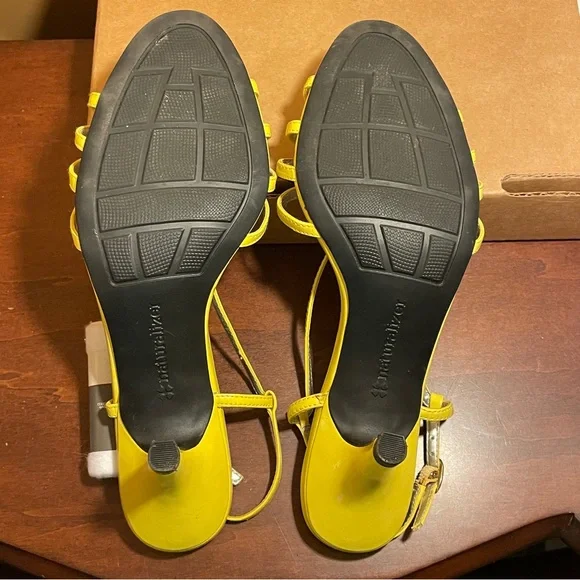 Naturalizer Yellow Heel Sandals, size 6.5 - Picture 10 of 11